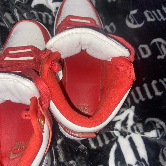 Women's 7 Men 5.5 Nike Dunk High "Cinnabar" In good condition Never worn. - Picture 5 of 6